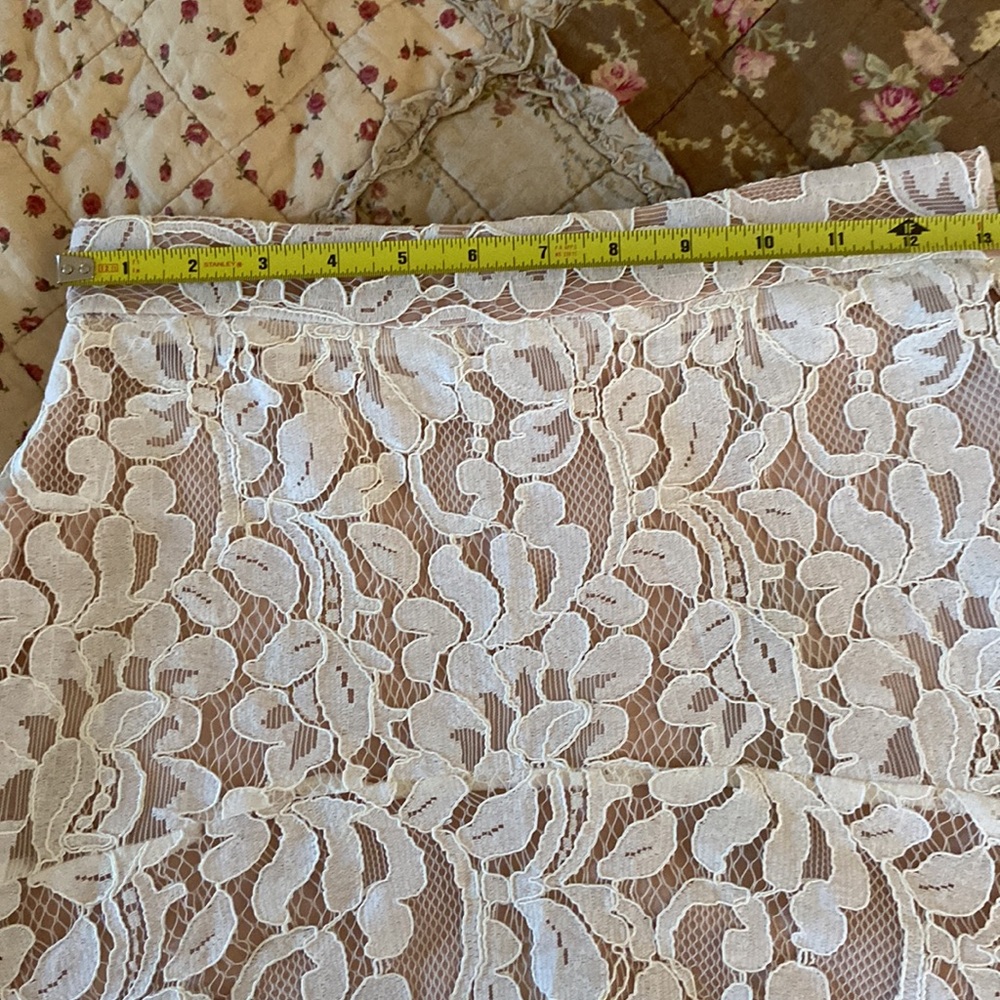 Beautiful Lulu’s midi lace detail skirt in size S - Picture 6 of 7
